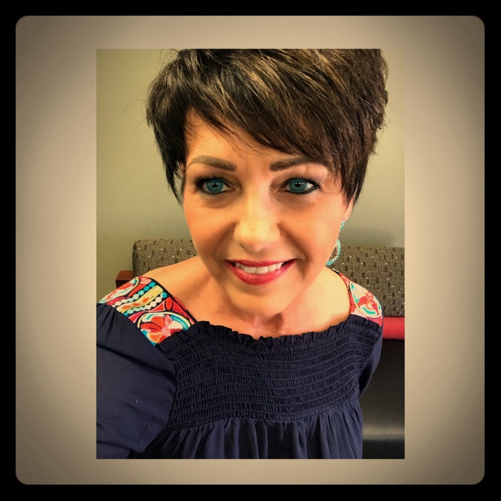 Meet your Posher, Lorrie